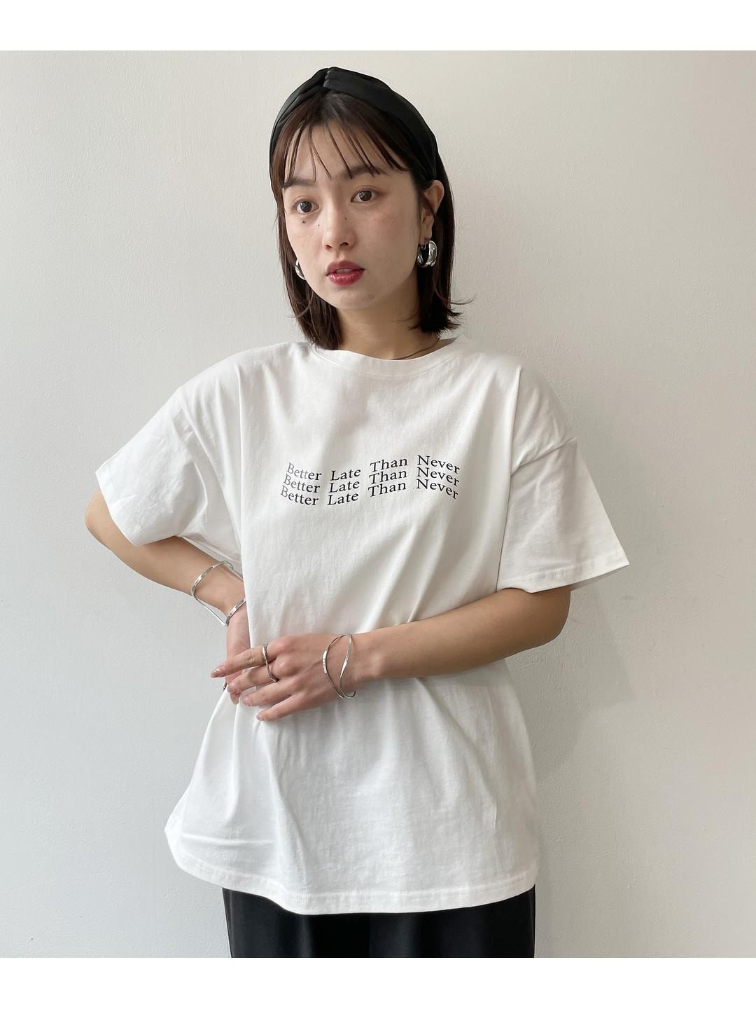 オフホワイト×ブラック オーバーサイズロゴTシャツ - miumann H 