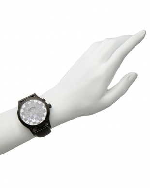 ブラック×ホワイト 腕時計　RM052-0314ST　Fashioncode│UNISEXを見る