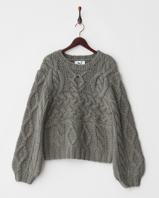 GREY CABLE HAND-KNIT JUMPERを見る