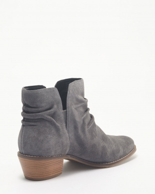 STORMCLOU ALAYNA SLOUCH BOOTIEを見る