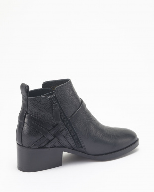 PEARLIE BOOTIE:BLACK LEATHERを見る